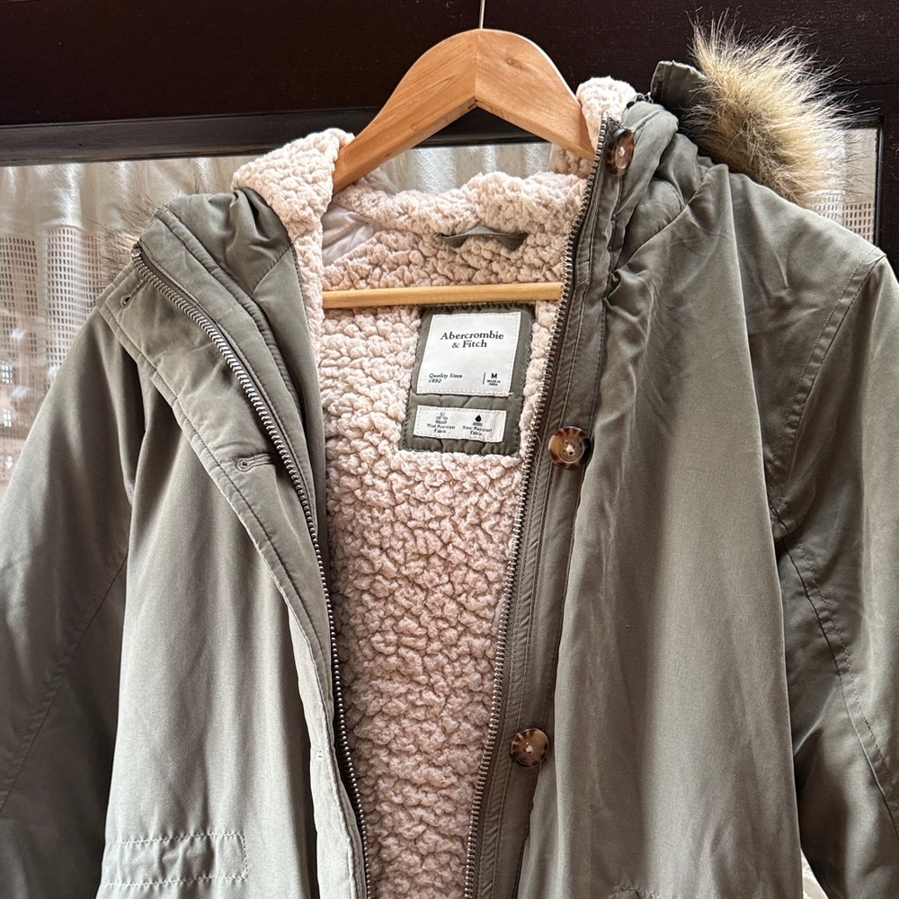 EUC! Abercrombie & Fitch women's olive green jacket